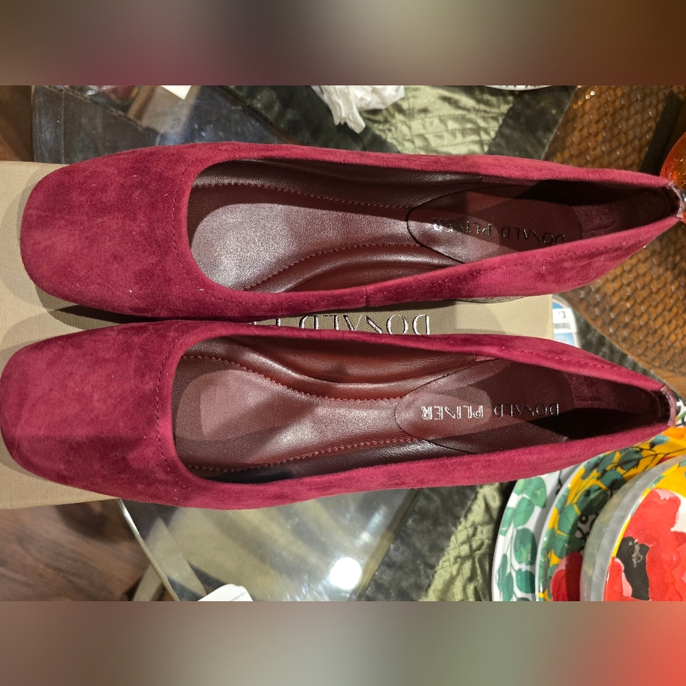 Donald J. Pliner Women's Burgundy Suede Flats New In Box Size 6.5